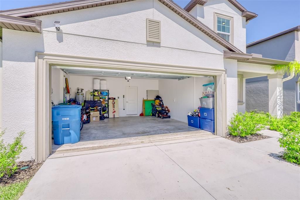 For Rent: $2,500 (5 beds, 2 baths, 2389 Square Feet)