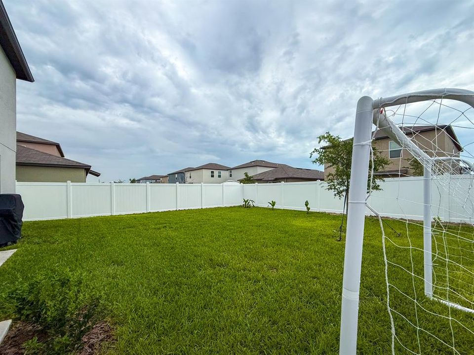 For Rent: $2,500 (5 beds, 2 baths, 2389 Square Feet)