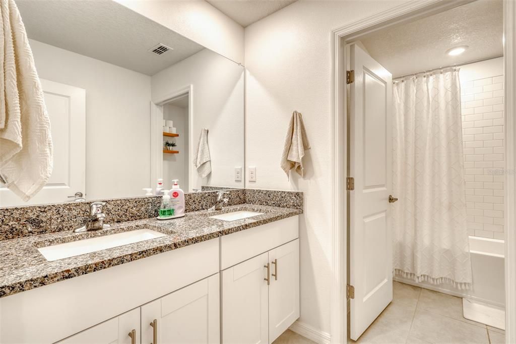 For Rent: $2,500 (5 beds, 2 baths, 2389 Square Feet)