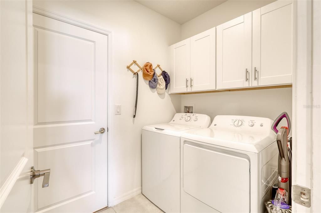 For Rent: $2,500 (5 beds, 2 baths, 2389 Square Feet)