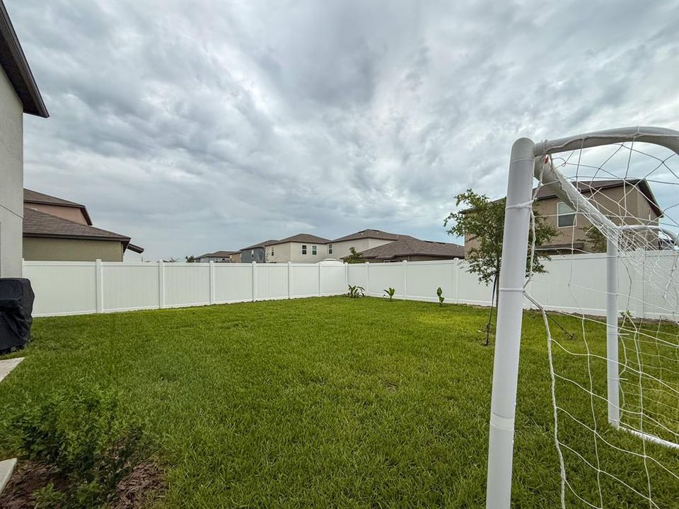 For Rent: $2,500 (5 beds, 2 baths, 2389 Square Feet)