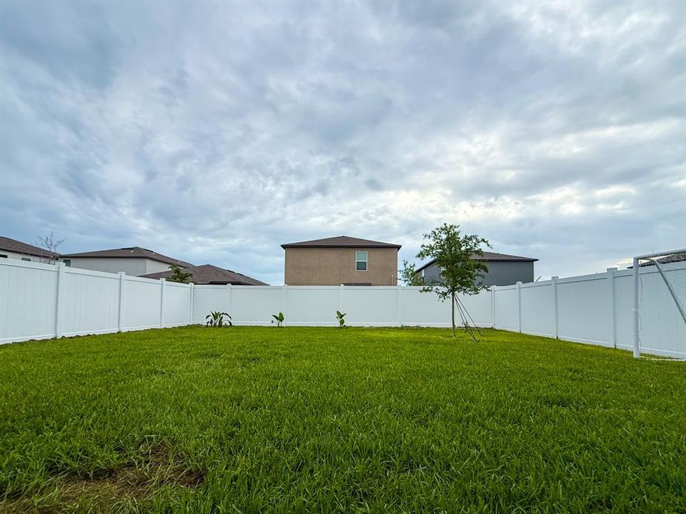 For Rent: $2,500 (5 beds, 2 baths, 2389 Square Feet)