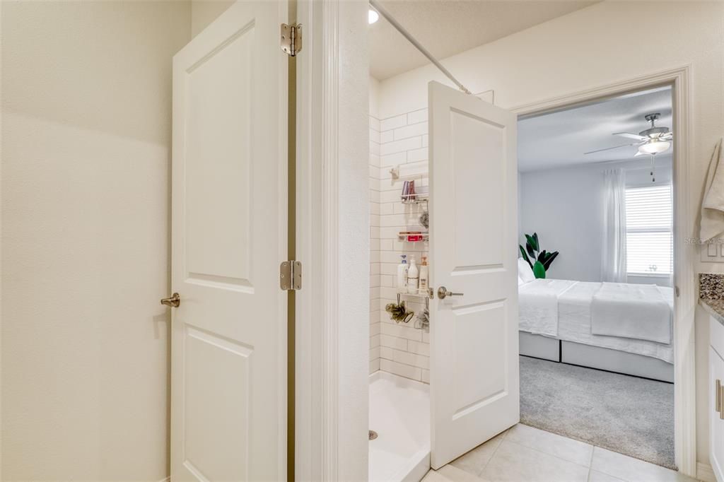 For Rent: $2,500 (5 beds, 2 baths, 2389 Square Feet)