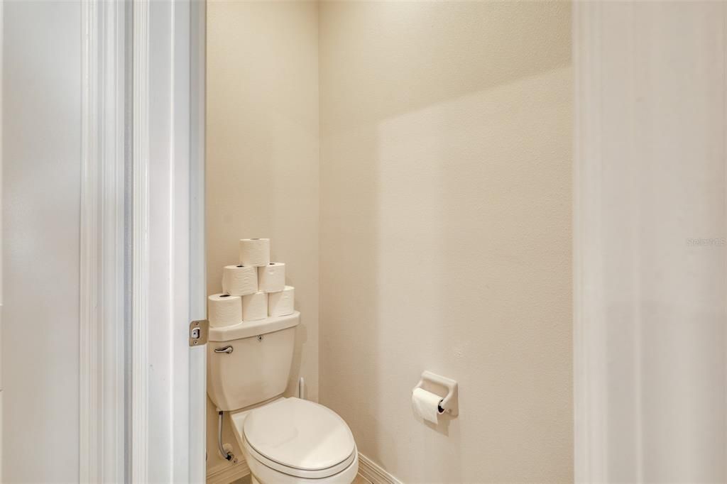 For Rent: $2,500 (5 beds, 2 baths, 2389 Square Feet)