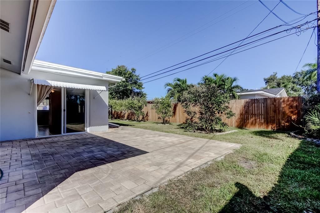 На продажу: $400,000 (2 спален, 2 ванн, 1453 Квадратных фут)