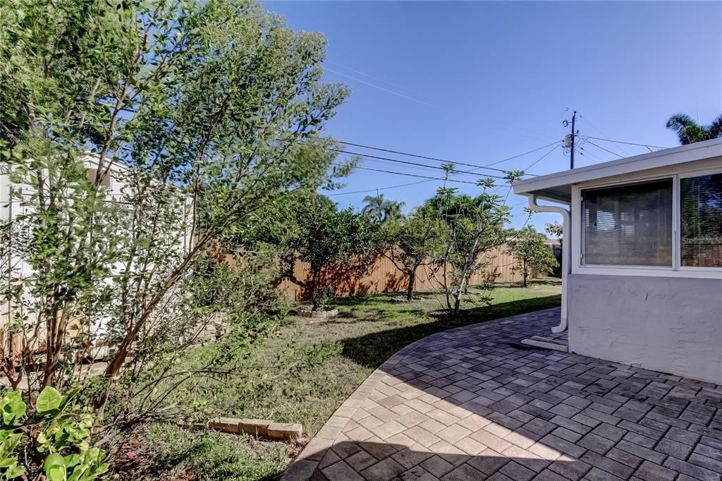 На продажу: $400,000 (2 спален, 2 ванн, 1453 Квадратных фут)