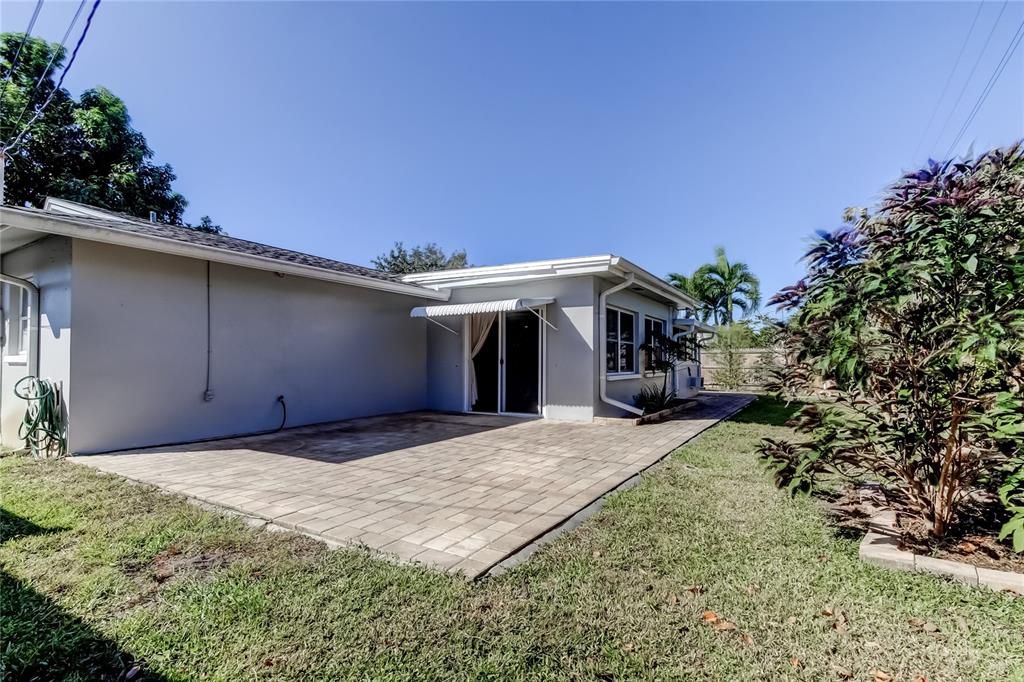 На продажу: $400,000 (2 спален, 2 ванн, 1453 Квадратных фут)