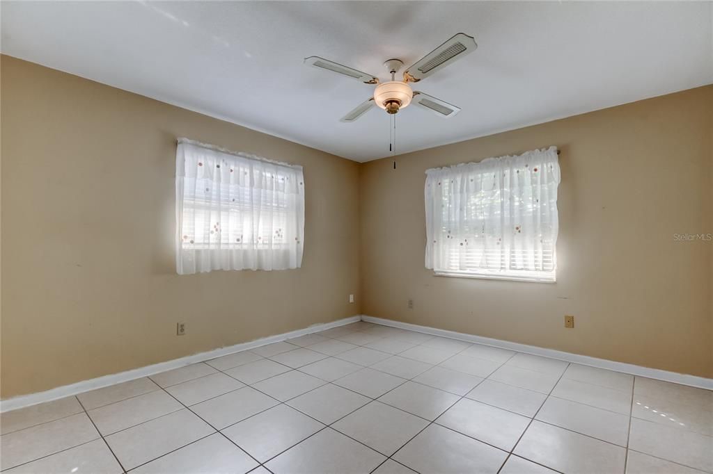 На продажу: $400,000 (2 спален, 2 ванн, 1453 Квадратных фут)