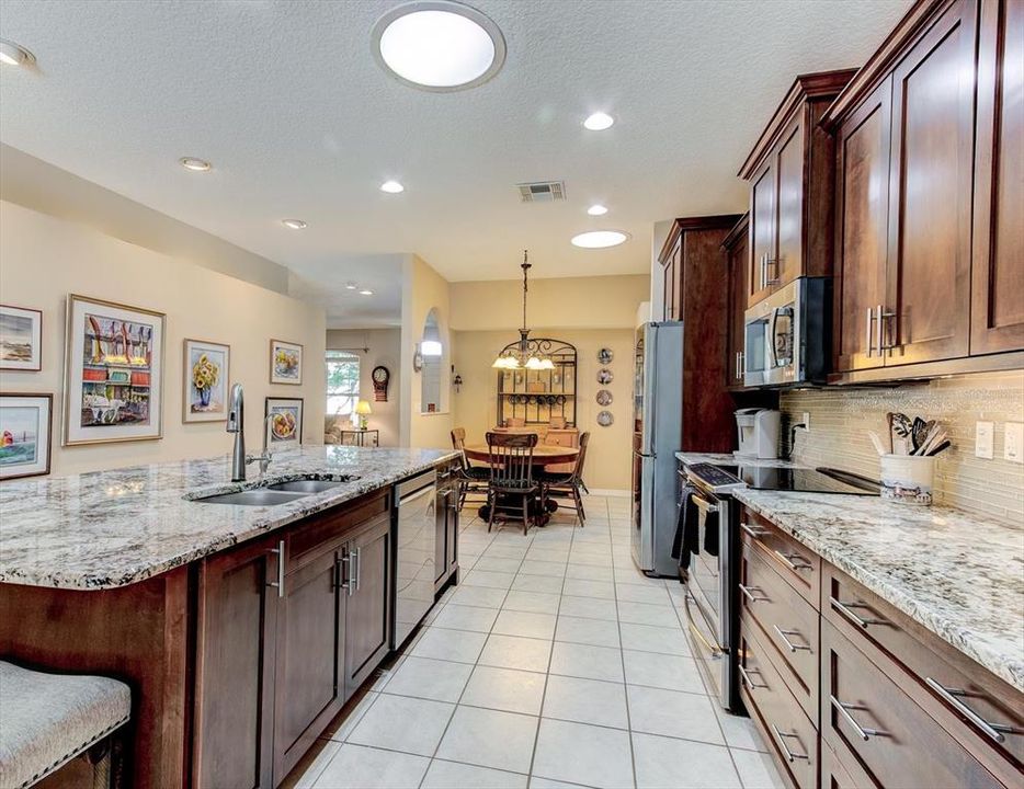 For Sale: $650,000 (4 beds, 2 baths, 2506 Square Feet)