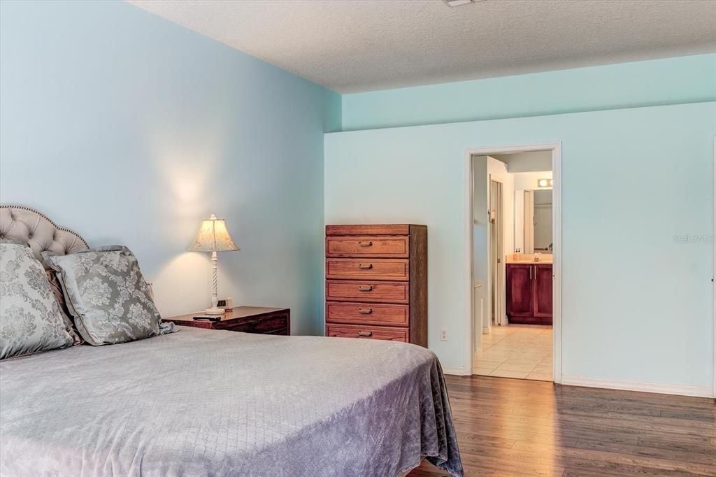 For Sale: $650,000 (4 beds, 2 baths, 2506 Square Feet)