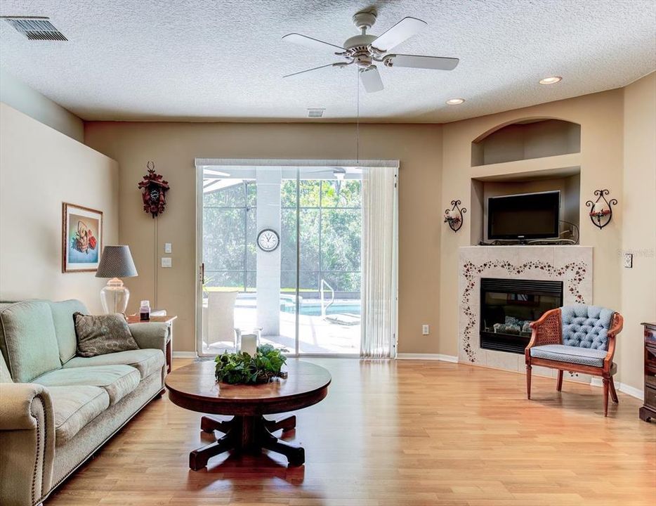 For Sale: $650,000 (4 beds, 2 baths, 2506 Square Feet)