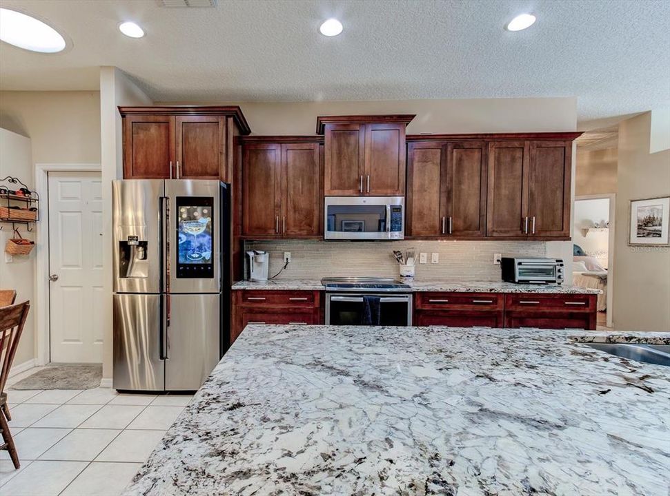 For Sale: $650,000 (4 beds, 2 baths, 2506 Square Feet)