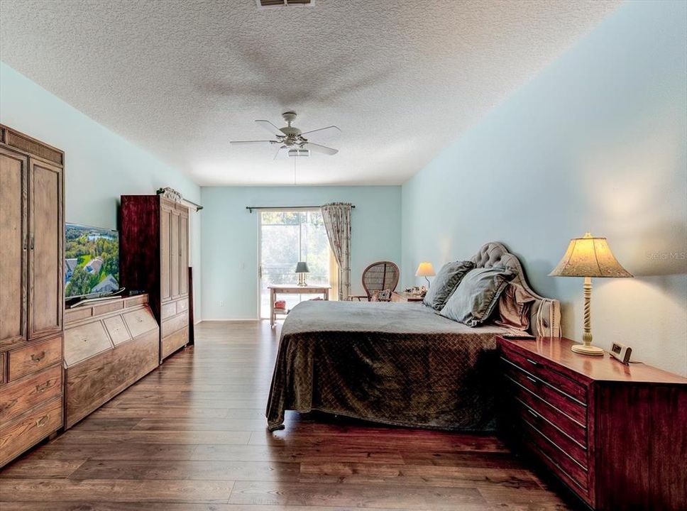 For Sale: $650,000 (4 beds, 2 baths, 2506 Square Feet)