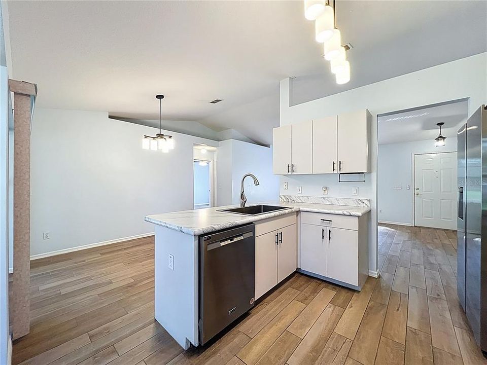 Active With Contract: $299,000 (3 beds, 2 baths, 1216 Square Feet)