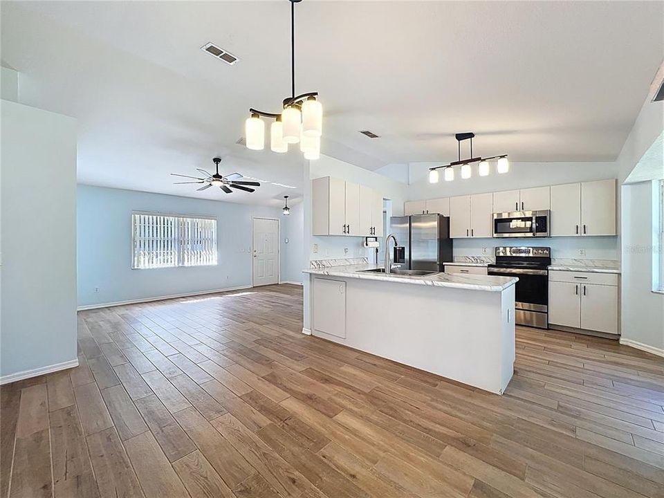 Active With Contract: $299,000 (3 beds, 2 baths, 1216 Square Feet)