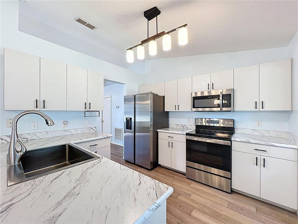 Active With Contract: $299,000 (3 beds, 2 baths, 1216 Square Feet)