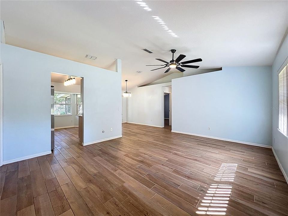 Active With Contract: $299,000 (3 beds, 2 baths, 1216 Square Feet)