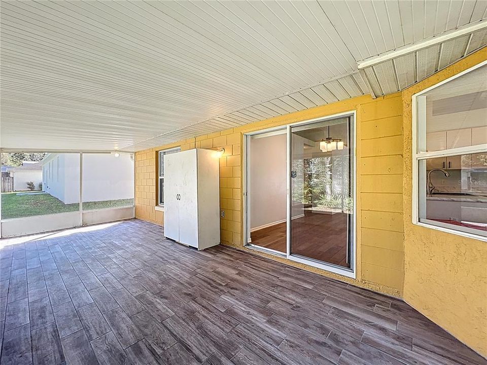 Active With Contract: $299,000 (3 beds, 2 baths, 1216 Square Feet)