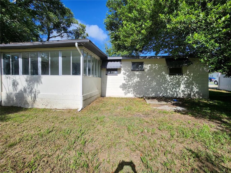 For Rent: $1,399 (3 beds, 1 baths, 840 Square Feet)