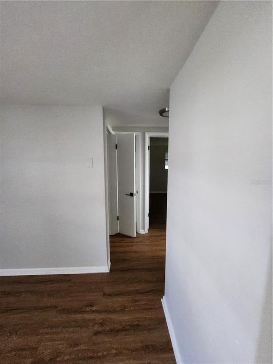 For Rent: $1,399 (3 beds, 1 baths, 840 Square Feet)