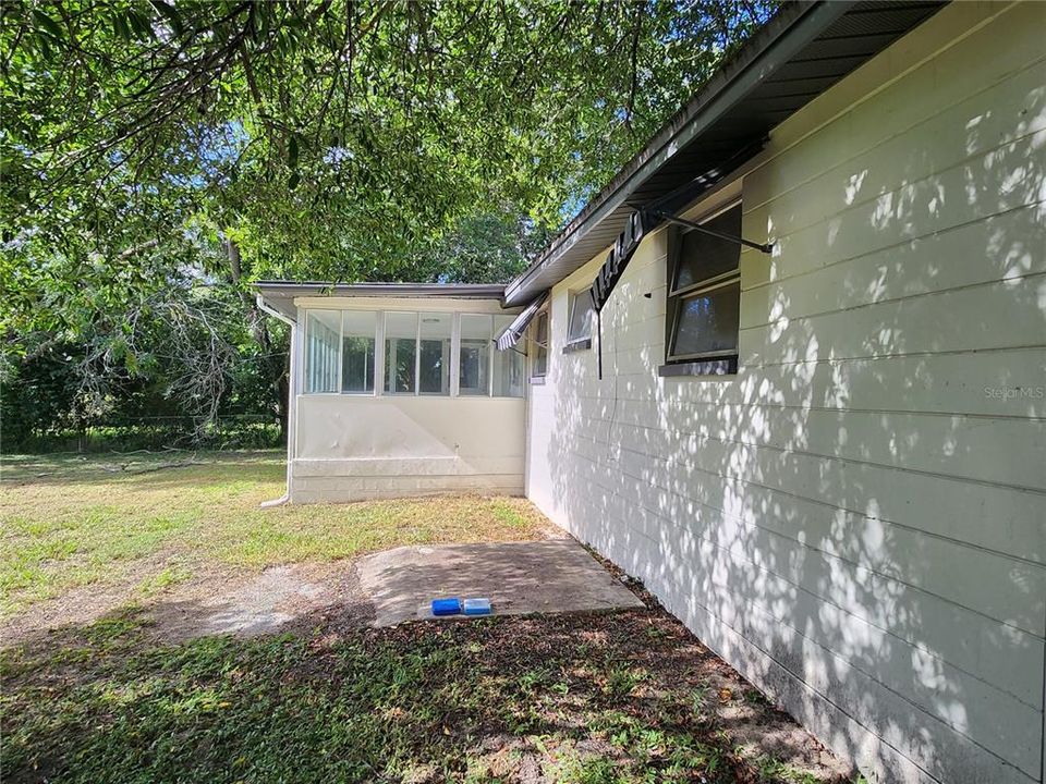 For Rent: $1,399 (3 beds, 1 baths, 840 Square Feet)