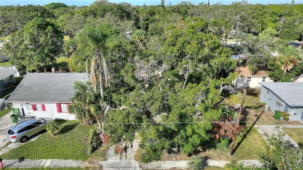 На продажу: $75,000 (0.12 acres)