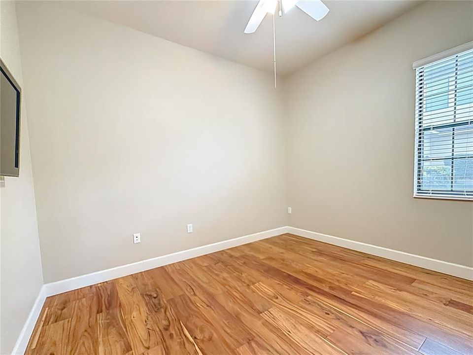 Под контрактом: $419,000 (3 спален, 2 ванн, 2297 Квадратных фут)