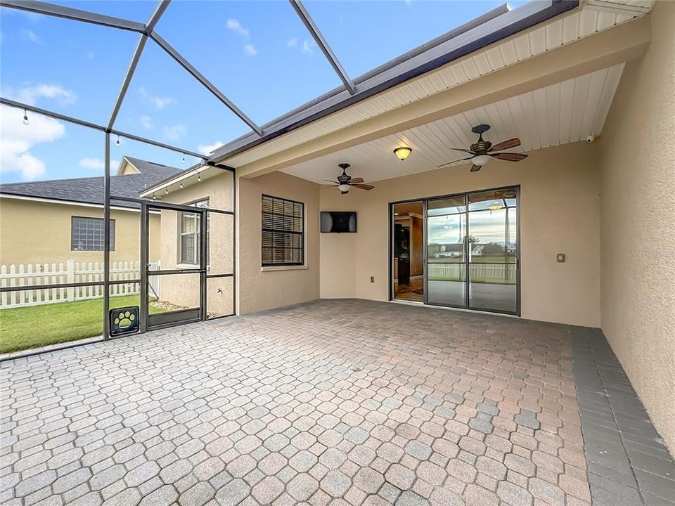 Под контрактом: $419,000 (3 спален, 2 ванн, 2297 Квадратных фут)