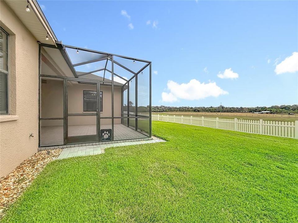 Под контрактом: $419,000 (3 спален, 2 ванн, 2297 Квадратных фут)