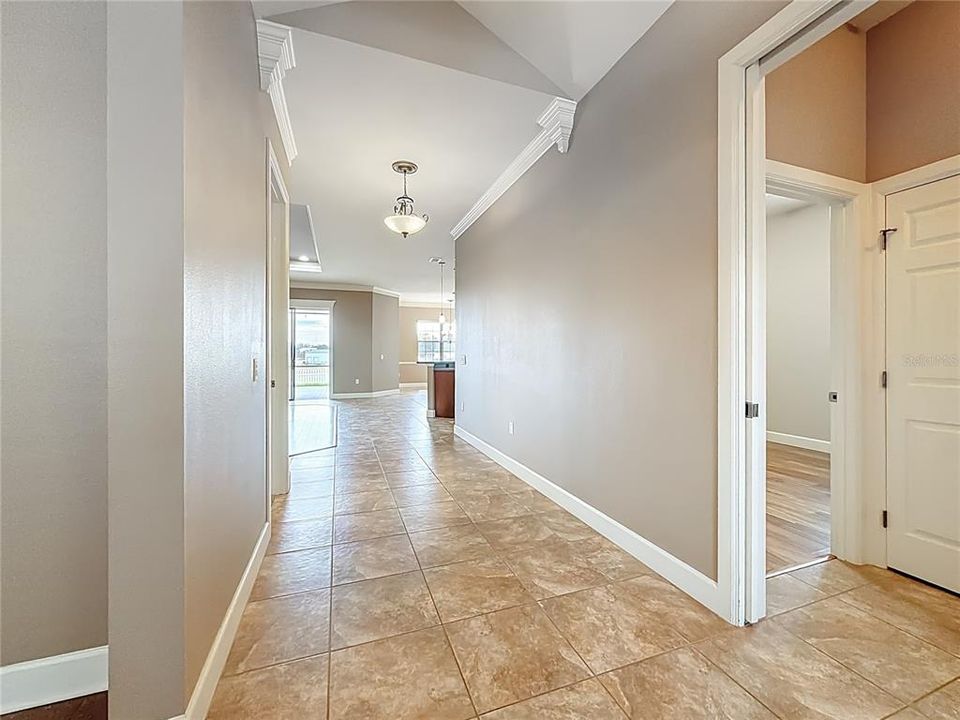 Под контрактом: $419,000 (3 спален, 2 ванн, 2297 Квадратных фут)