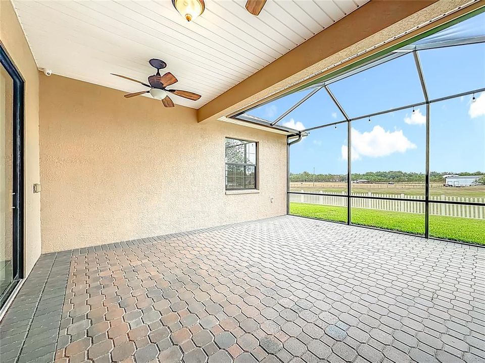 Под контрактом: $419,000 (3 спален, 2 ванн, 2297 Квадратных фут)