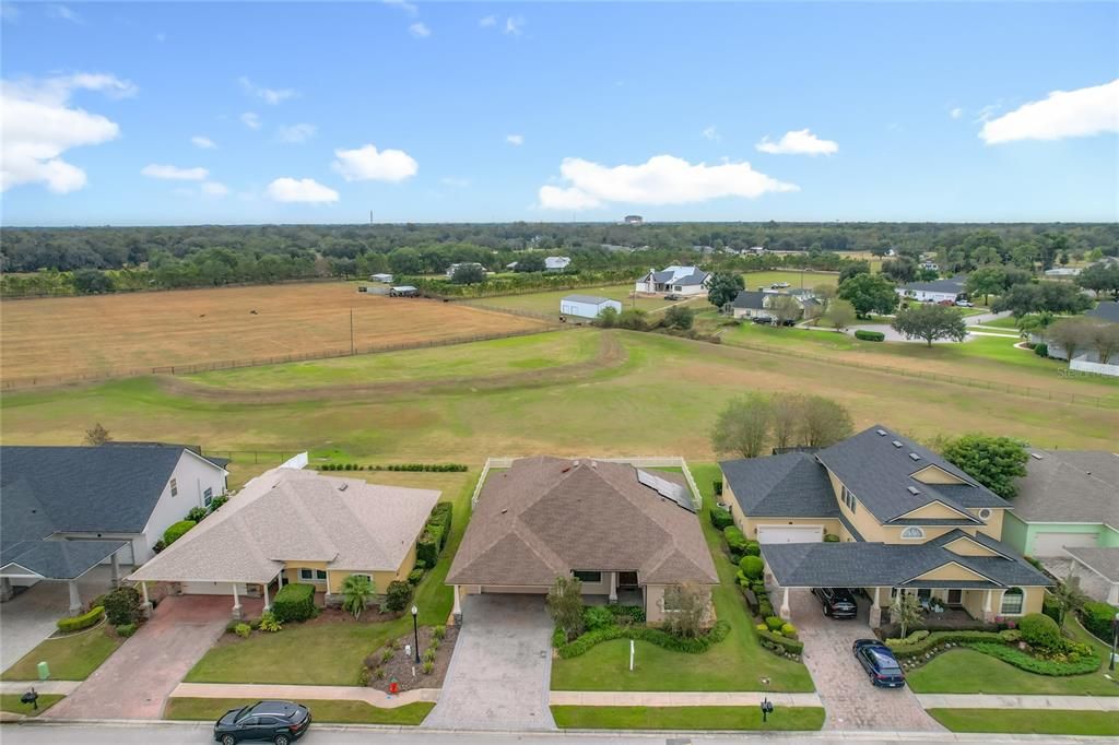 Под контрактом: $419,000 (3 спален, 2 ванн, 2297 Квадратных фут)