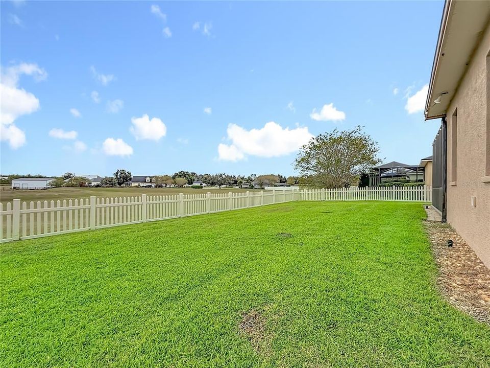 Под контрактом: $419,000 (3 спален, 2 ванн, 2297 Квадратных фут)