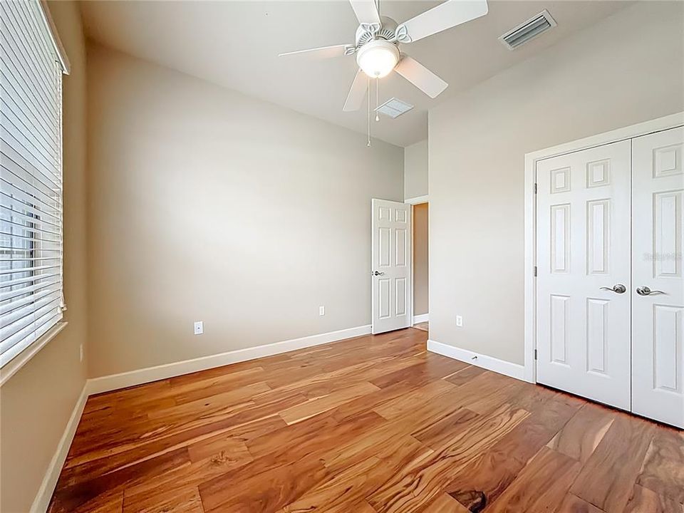 Под контрактом: $419,000 (3 спален, 2 ванн, 2297 Квадратных фут)