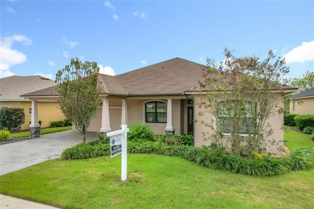 Под контрактом: $419,000 (3 спален, 2 ванн, 2297 Квадратных фут)