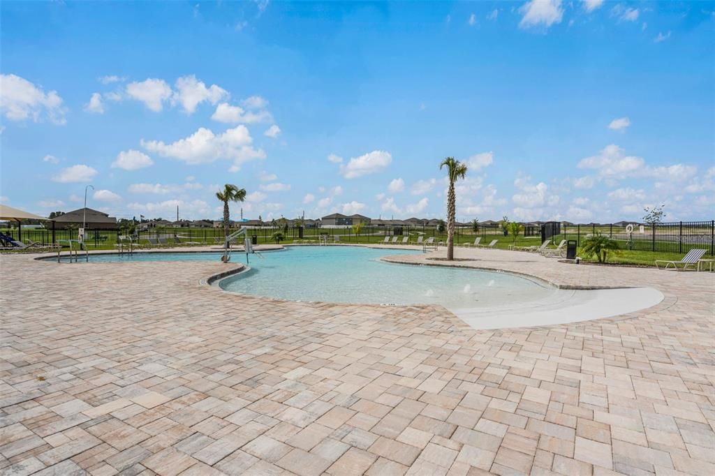 Active With Contract: $375,000 (4 beds, 2 baths, 2587 Square Feet)