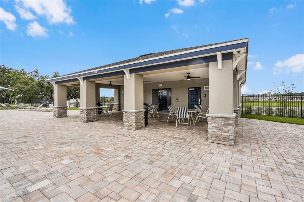 Active With Contract: $375,000 (4 beds, 2 baths, 2587 Square Feet)