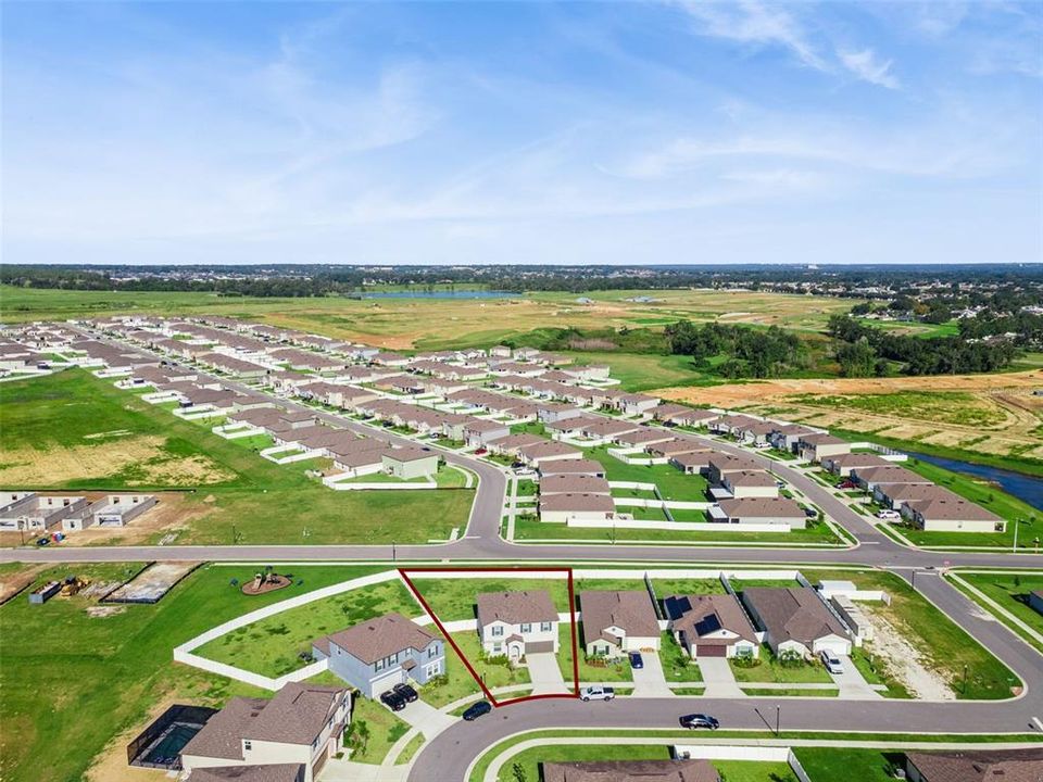 Active With Contract: $375,000 (4 beds, 2 baths, 2587 Square Feet)