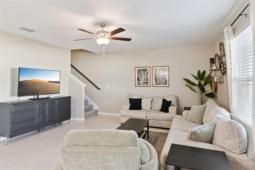 Active With Contract: $375,000 (4 beds, 2 baths, 2587 Square Feet)