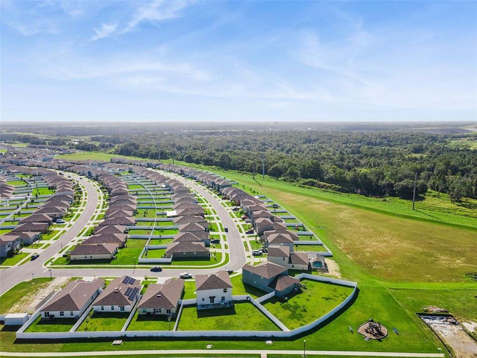 Active With Contract: $375,000 (4 beds, 2 baths, 2587 Square Feet)