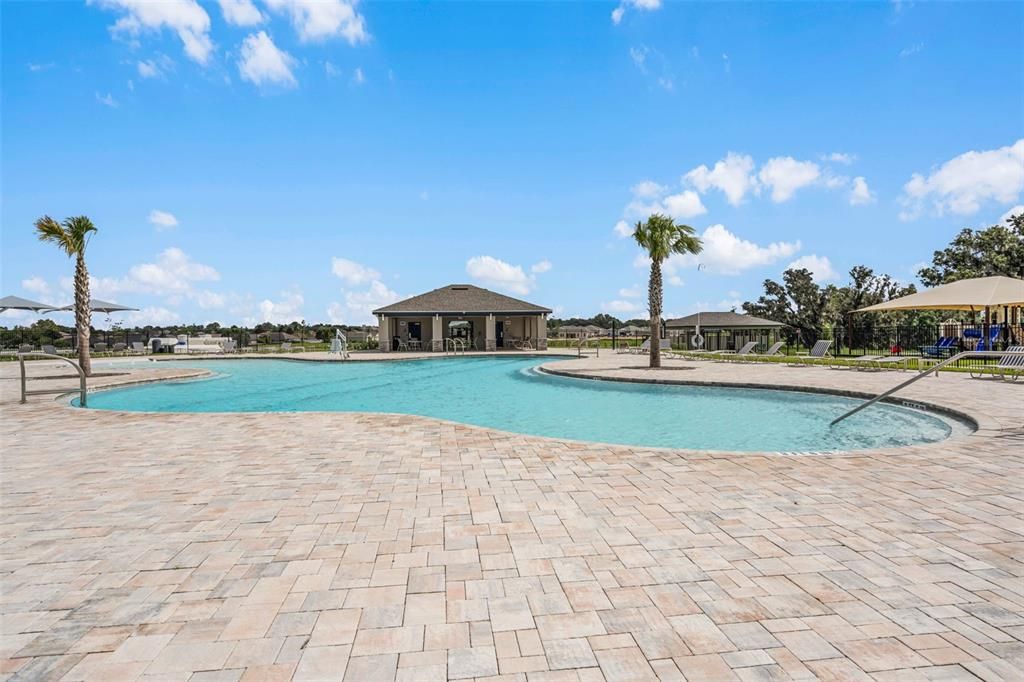 Active With Contract: $375,000 (4 beds, 2 baths, 2587 Square Feet)