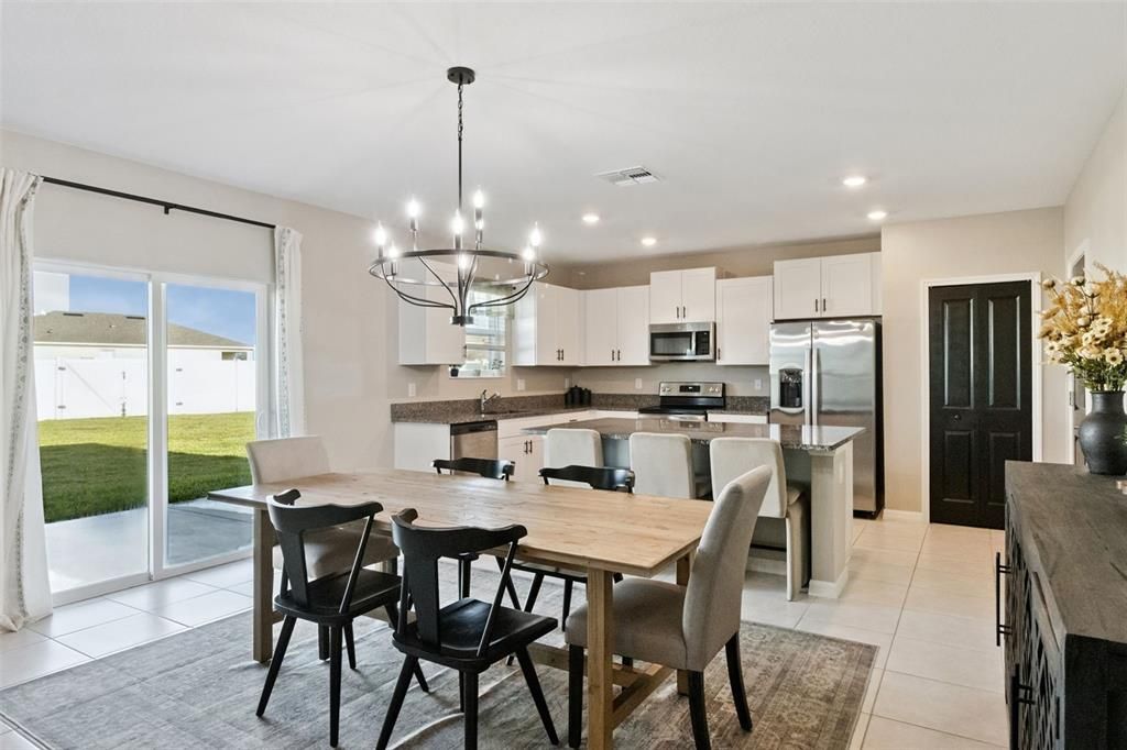 Active With Contract: $375,000 (4 beds, 2 baths, 2587 Square Feet)