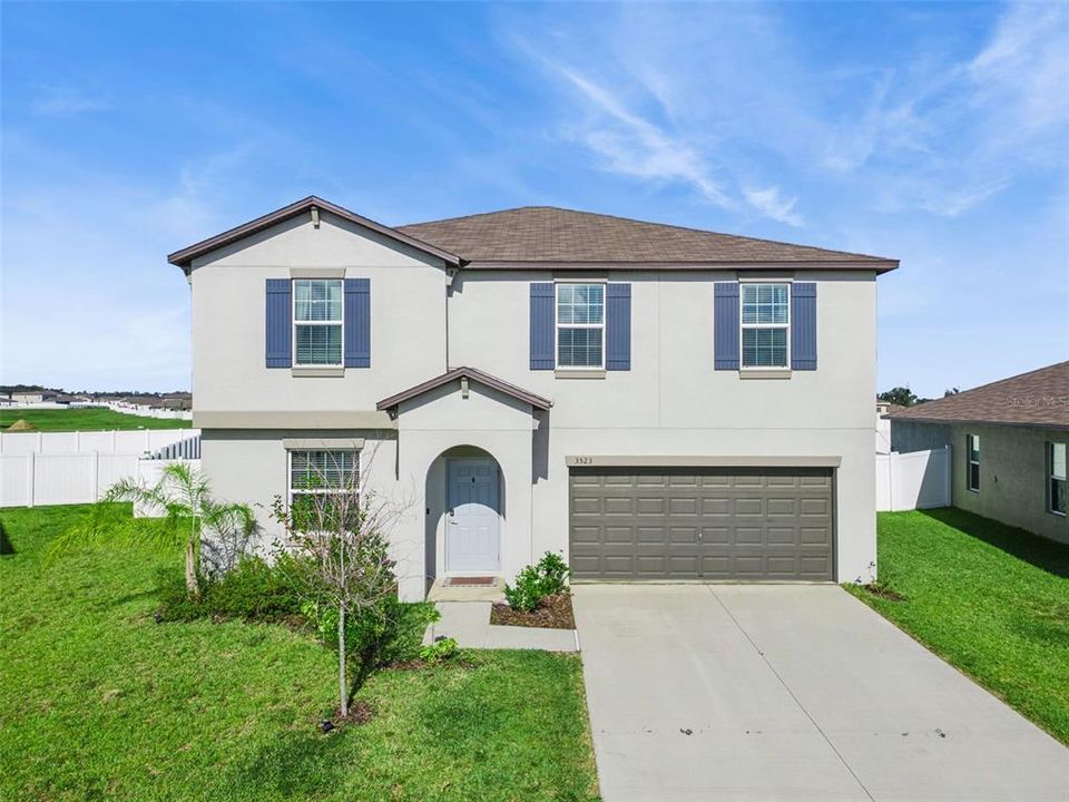 Active With Contract: $375,000 (4 beds, 2 baths, 2587 Square Feet)