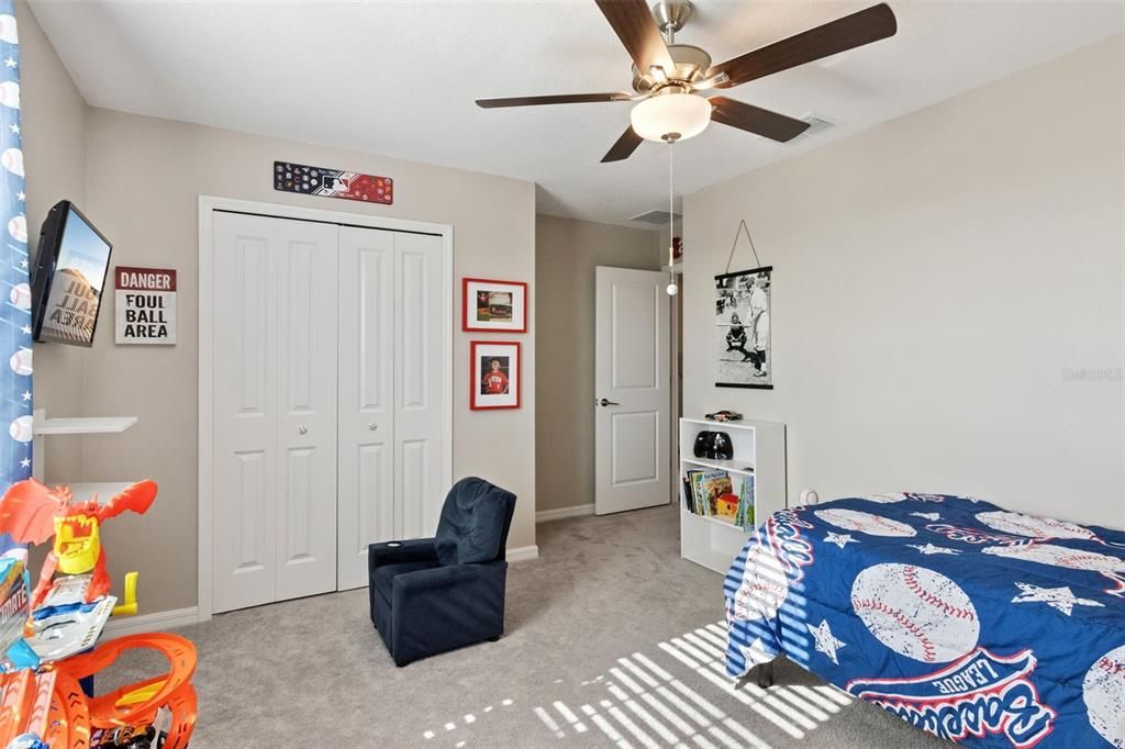 Active With Contract: $375,000 (4 beds, 2 baths, 2587 Square Feet)