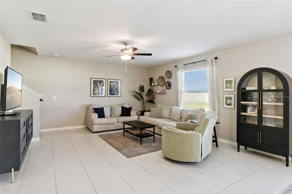 Active With Contract: $375,000 (4 beds, 2 baths, 2587 Square Feet)