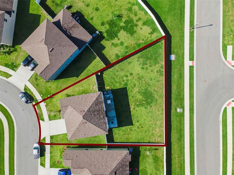 Active With Contract: $375,000 (4 beds, 2 baths, 2587 Square Feet)