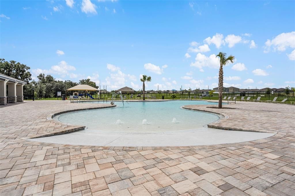 Active With Contract: $375,000 (4 beds, 2 baths, 2587 Square Feet)