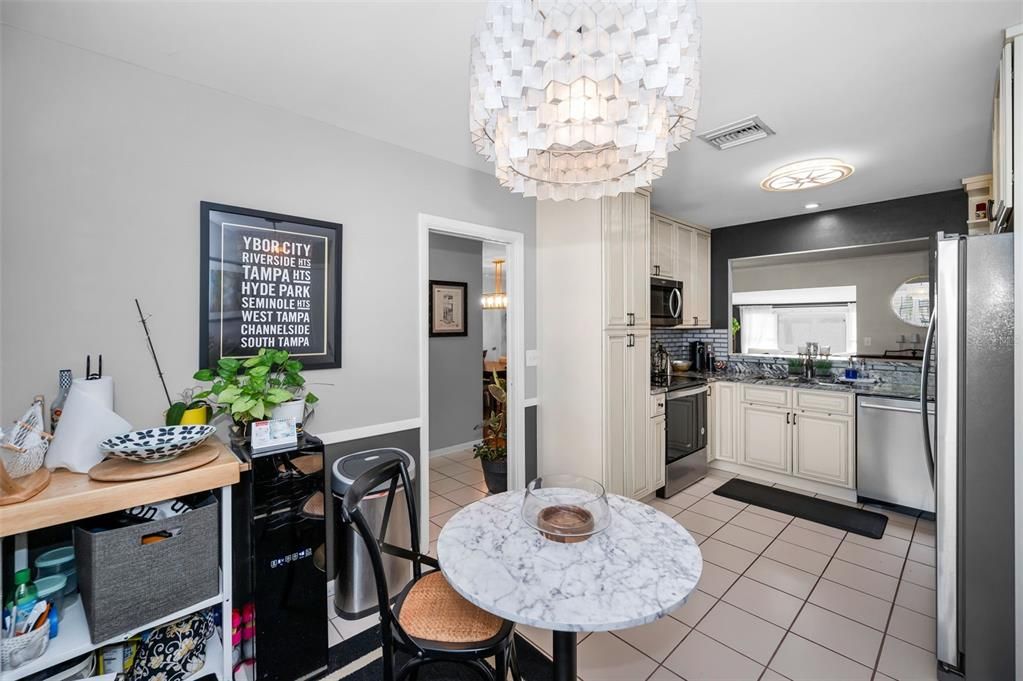 Activo con contrato: $789,000 (3 camas, 2 baños, 1787 Pies cuadrados)