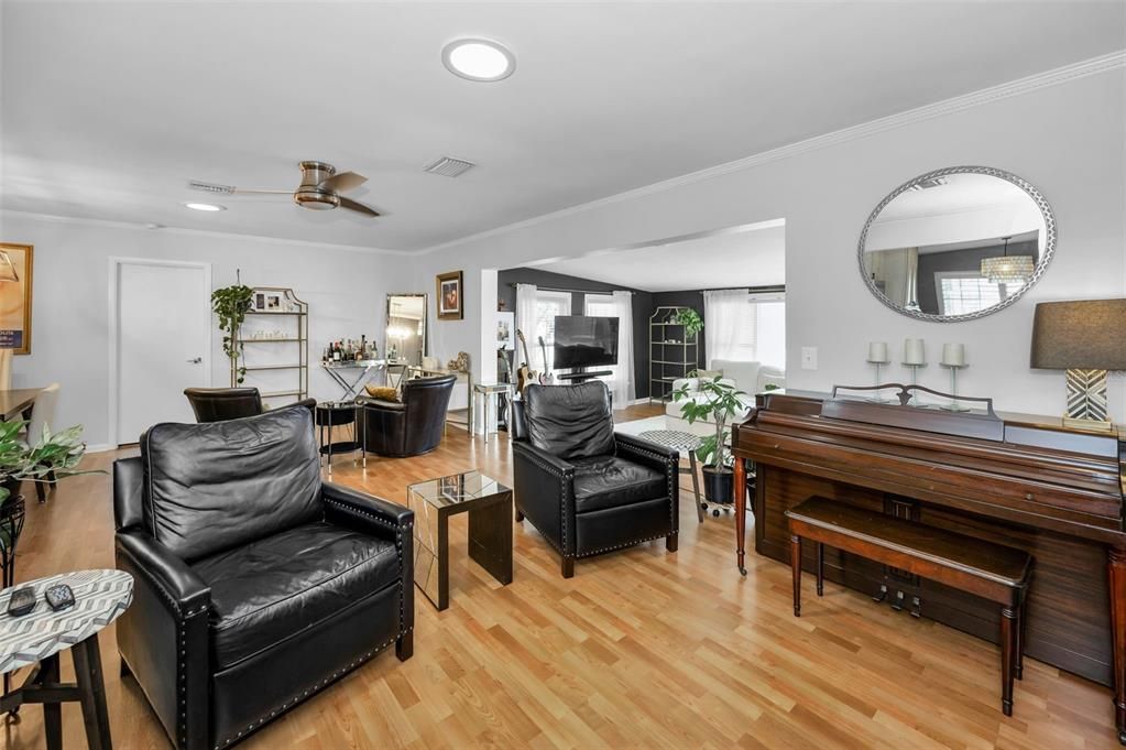 Activo con contrato: $789,000 (3 camas, 2 baños, 1787 Pies cuadrados)