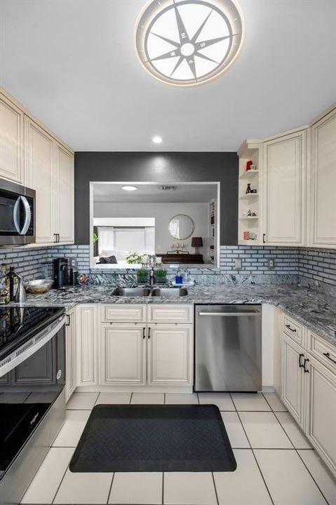 Activo con contrato: $789,000 (3 camas, 2 baños, 1787 Pies cuadrados)